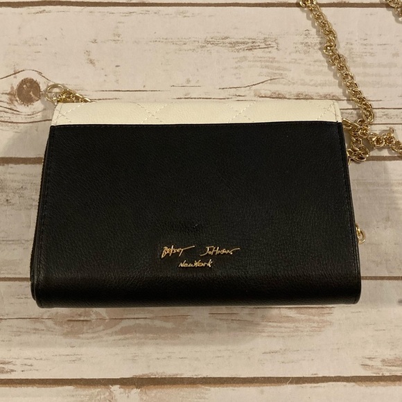 Betsey Johnson Lovely Brunch 3D Flower Faux Leather Wallet On A Chain Crossbody - Picture 5 of 16